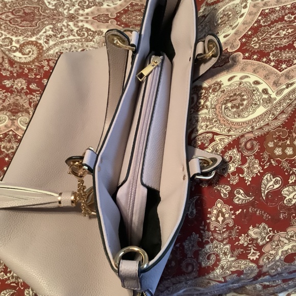 MK Purse - Picture 3 of 7